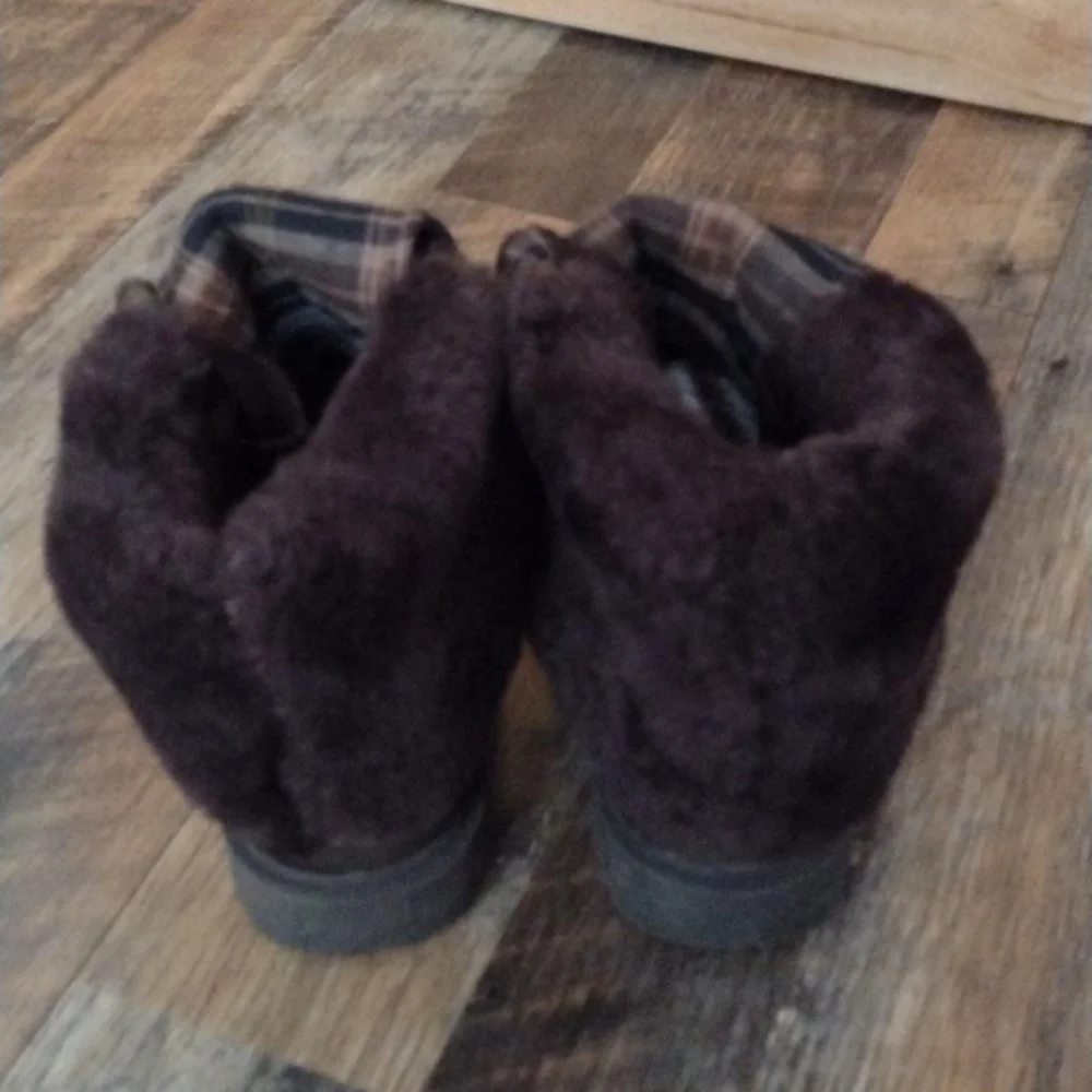 Bearpaw boots - Picture 3 of 4